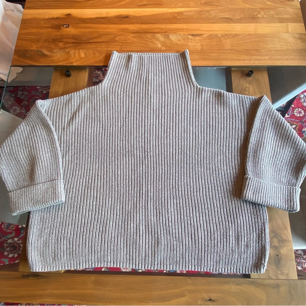 Lord & Taylor Gray Ribbed Sweater